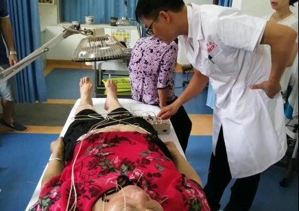 广西梧州正规针灸艾灸课程-中医名师点拨教您驰骋中医学海
