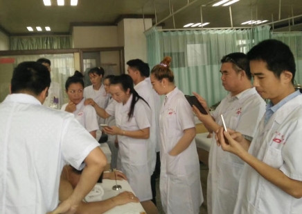 来宾中医针灸经络培训广西来宾针灸理疗掌握各种针灸推拿课程